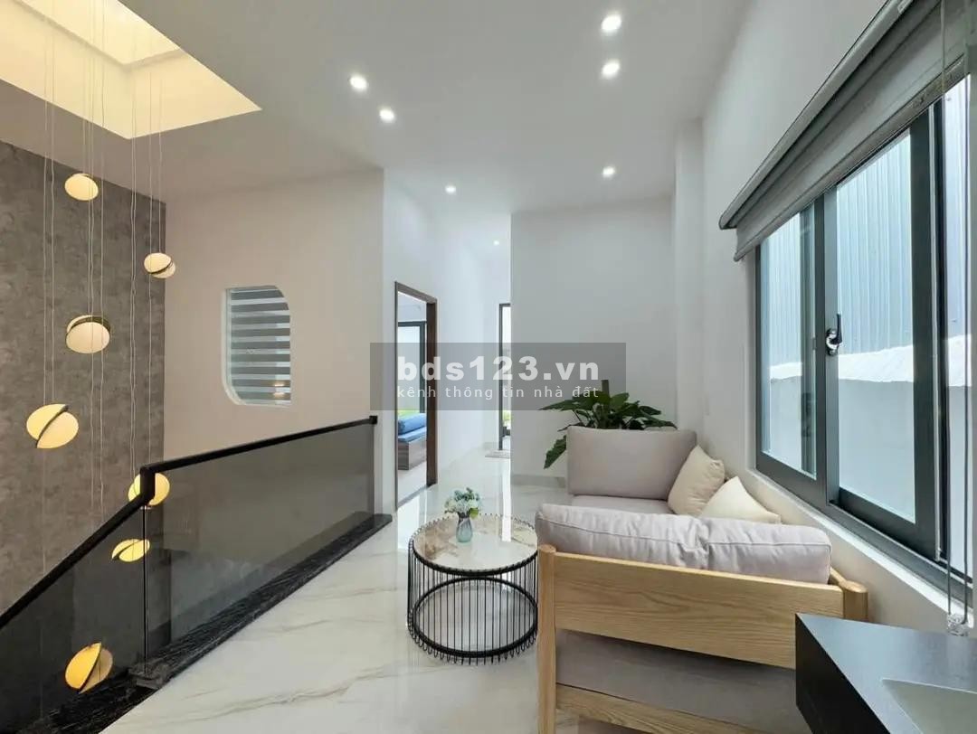 Nhà 1 trệt 1 lầu - Hồ Văn Cống - Nội thất cơ bản - SHR -…