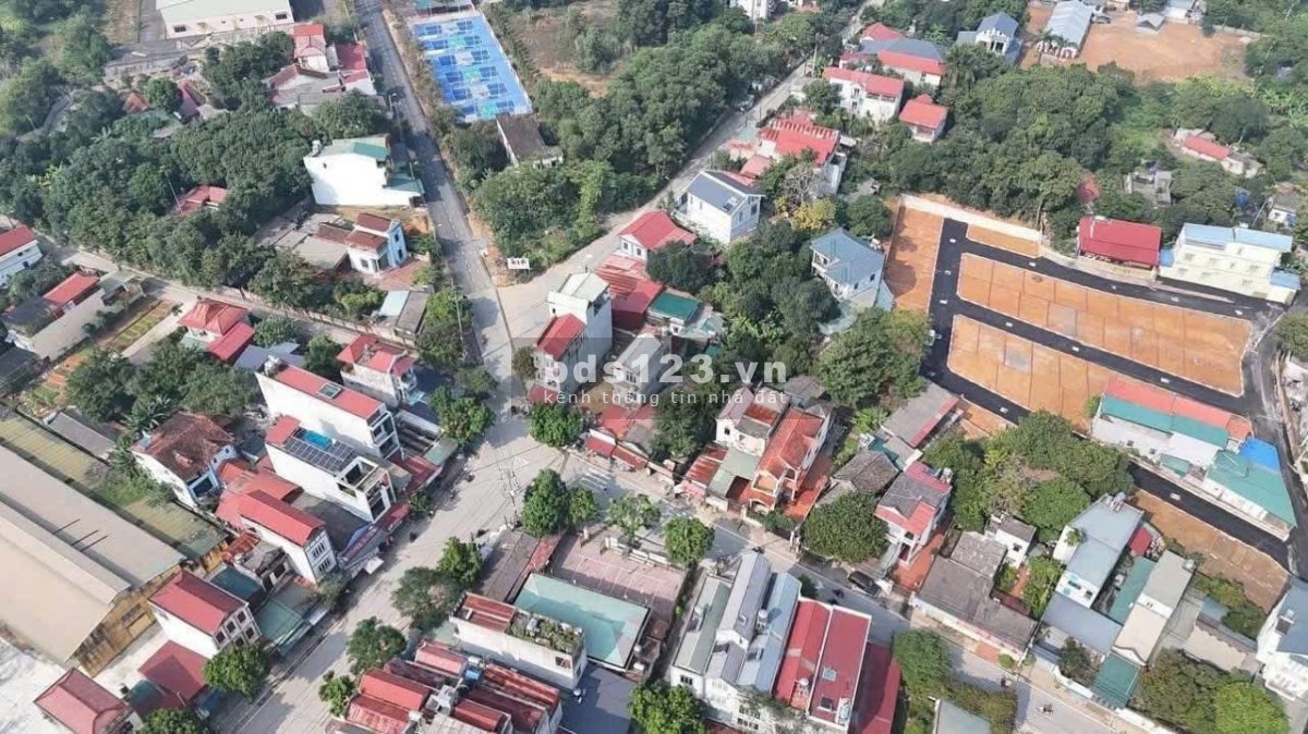 Đất sát trường đại học lao động xã hội