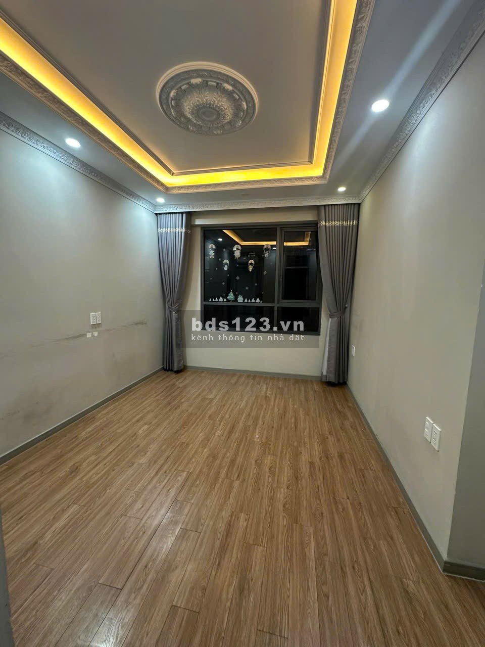 Cho thuê căn hộ OT NTCB DT 120m2 làm Văn phòng C/C The Gold View