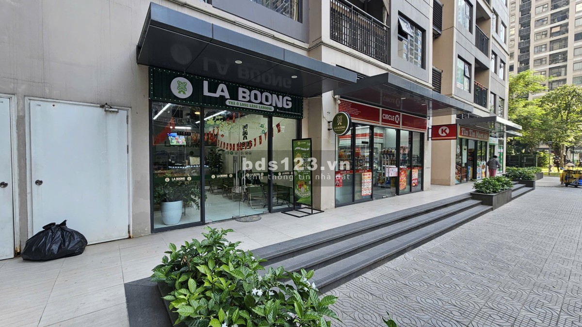 Bán shop chân đế vinhomes 65m2 cho thuê 65tr/1 tháng