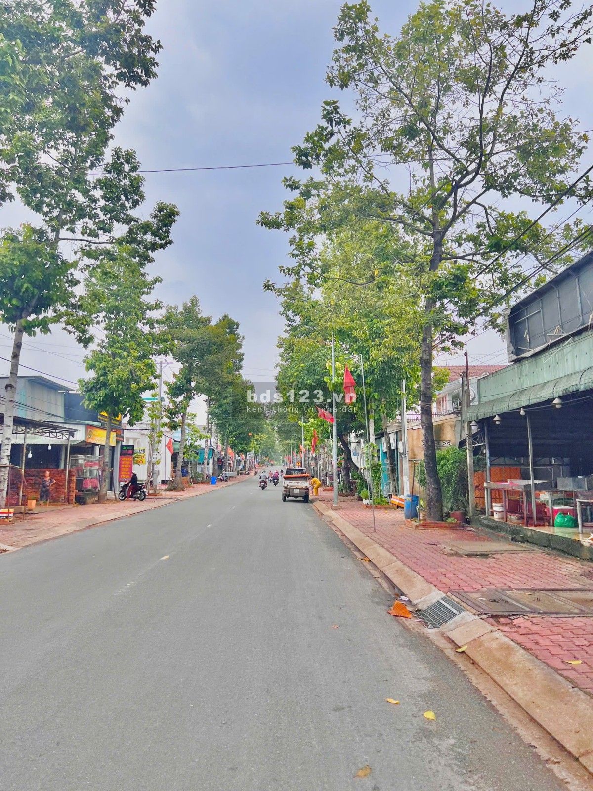 Cần bán lô đất 2 mặt tiền, 5x30, Bình Dương, giá chỉ 1,66 tỷ, hỗ trợ vay lên đến 70%