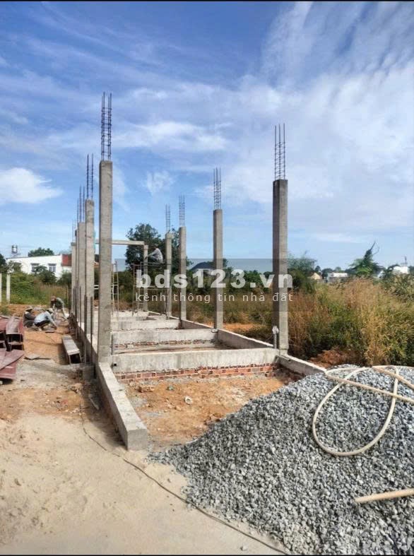 Cần bán lô đất 2 mặt tiền, 5x30, Bình Dương, giá chỉ 1,66 tỷ, hỗ trợ vay lên đến 70%