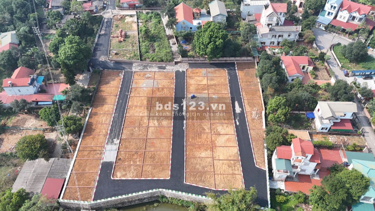 Bán 2 lô đất thổ cư Xuân Khanh, sát cổng trường Đại học,…