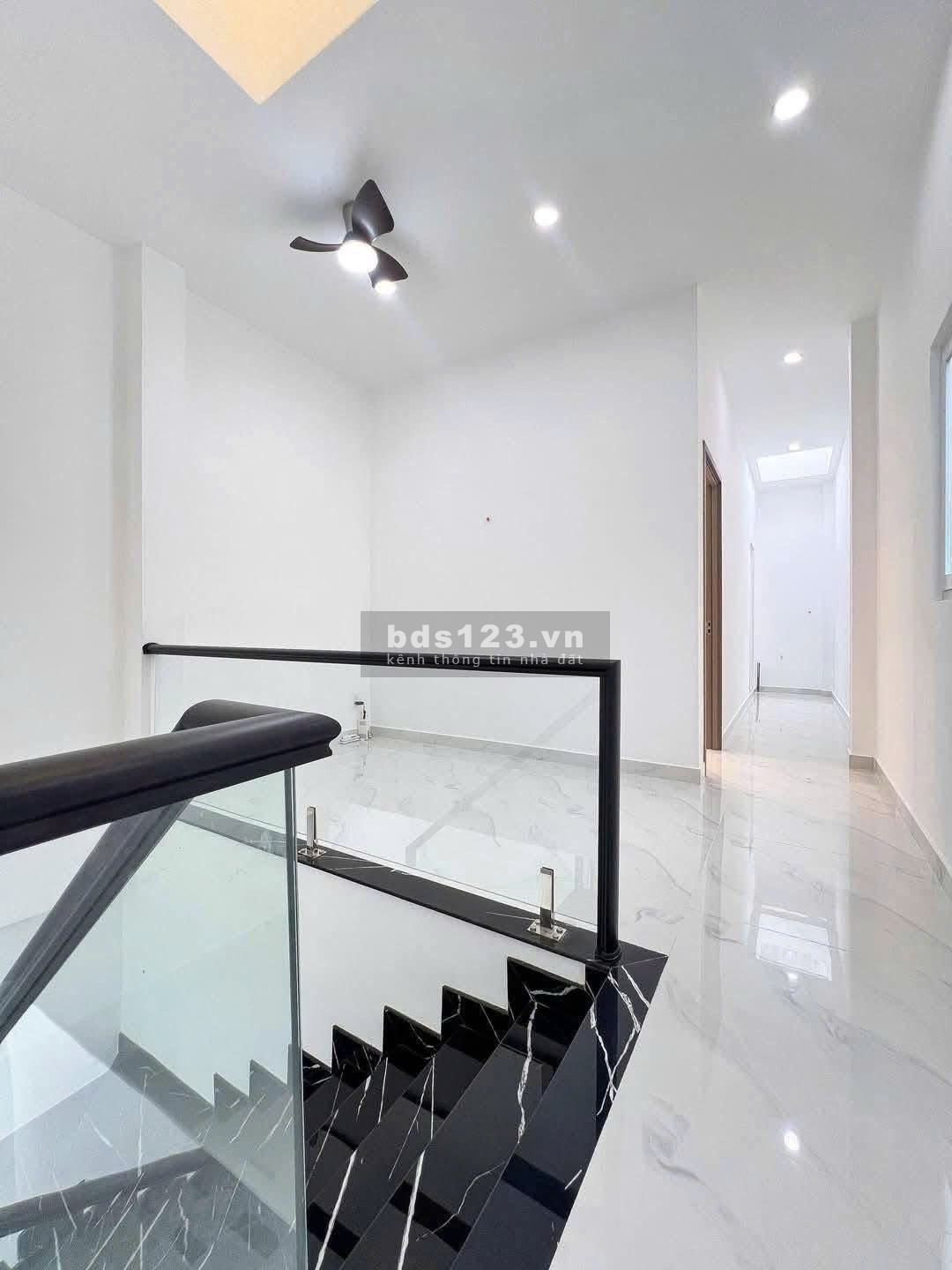 Chính Chủ Gửi Bán Nhà 1 Lầu 2 Phòng Ngủ - Bến Lức - Long An