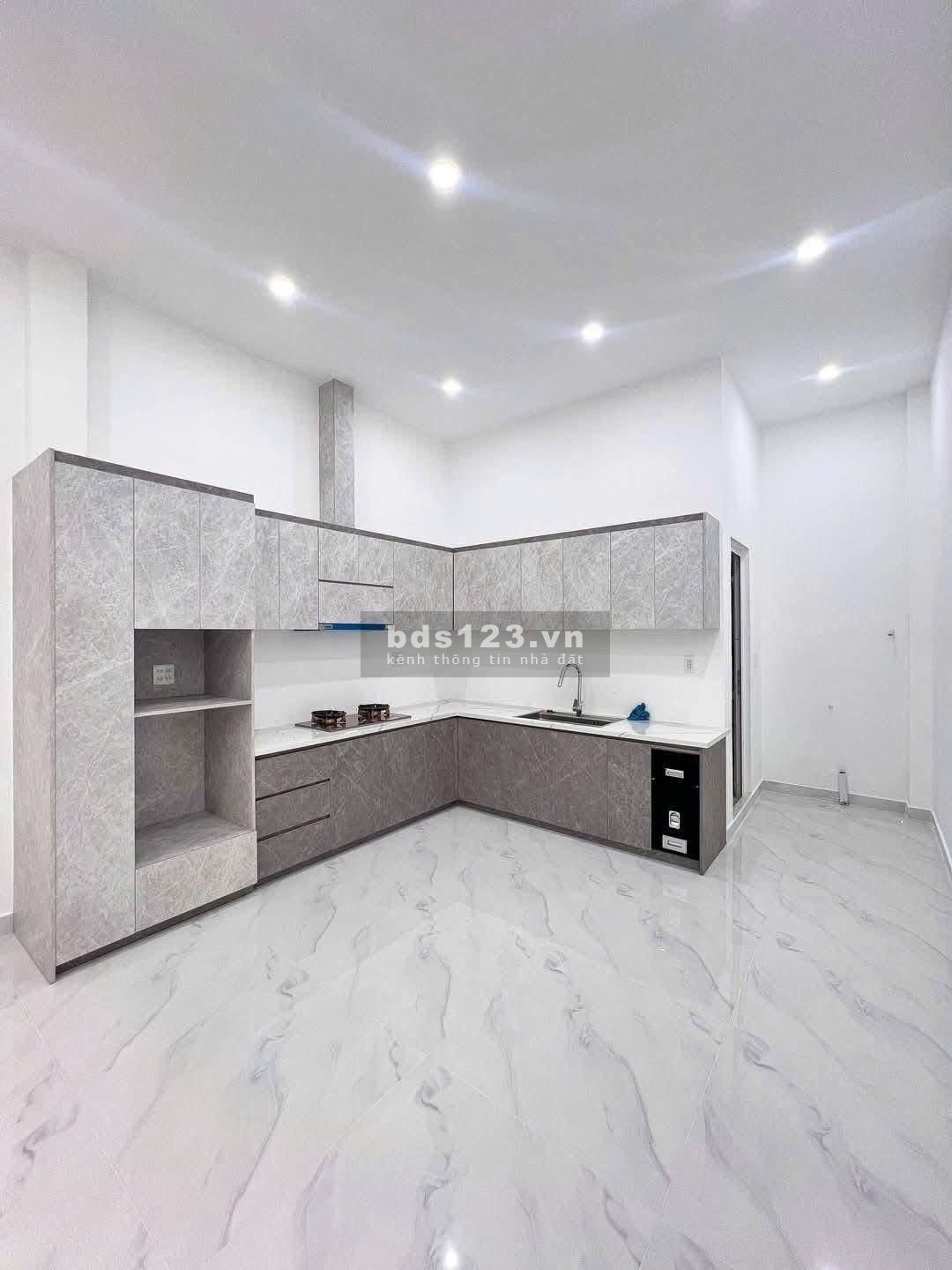 Chính Chủ Gửi Bán Nhà 1 Lầu 2 Phòng Ngủ - Bến Lức - Long An