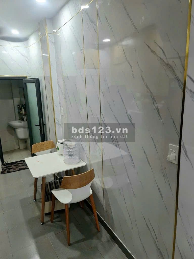 Hot khu vực - chỉ nhỉnh 3 tỏi - nhà 2 tầng - cách hẻm xe hơi…