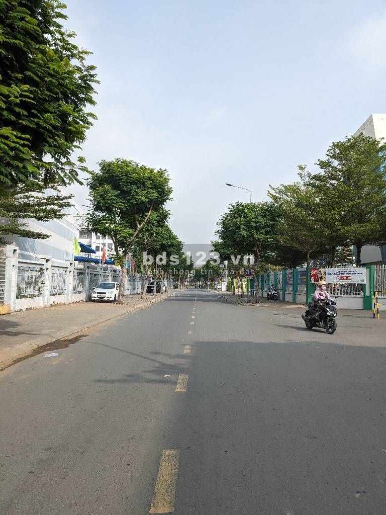 CHDV Thu Nhập 360 Tr năm - Hẻm Xe Hơi Huỳnh Tấn Phát Q7