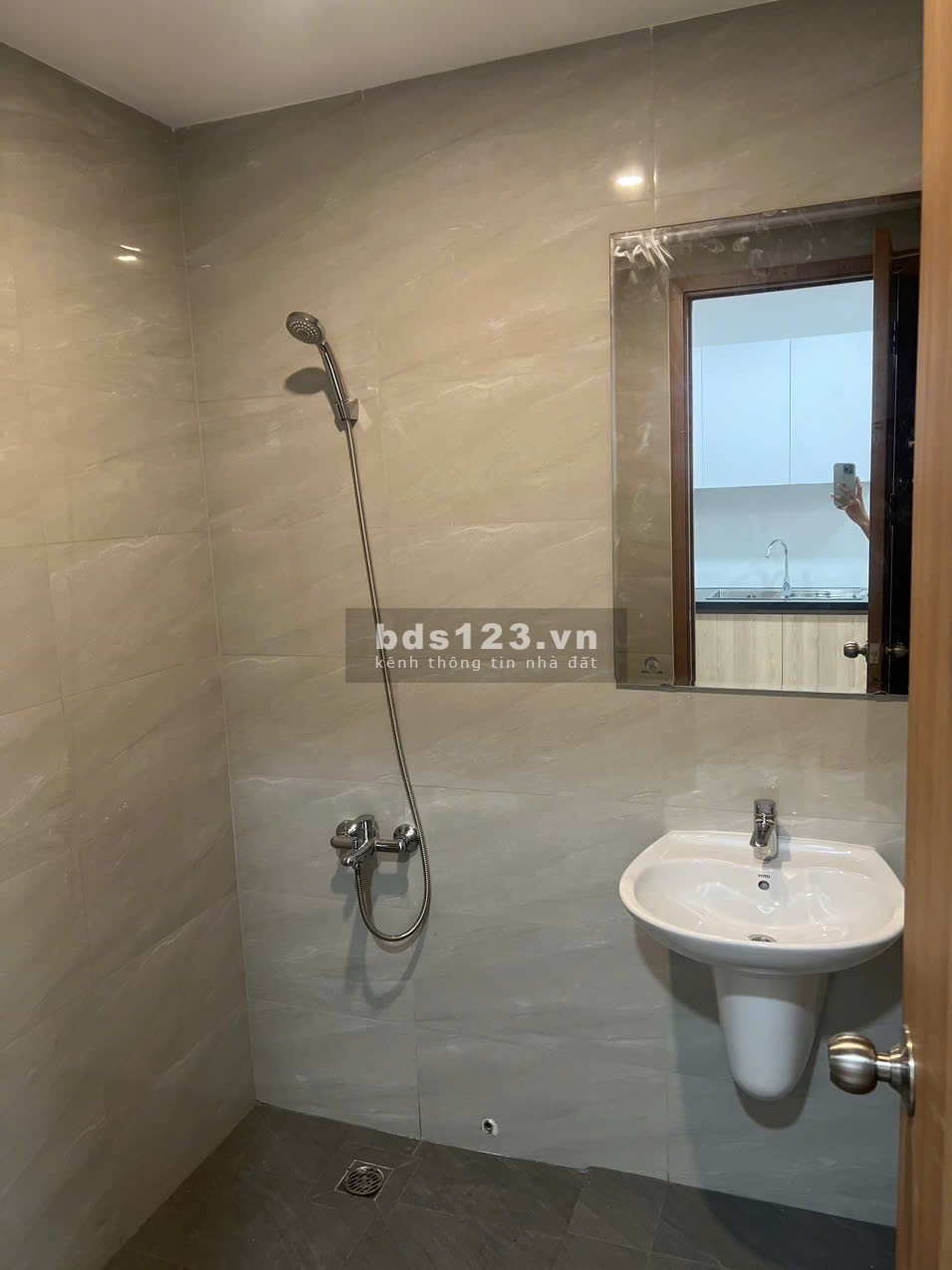 Bán gấp căn hộ chung cư Legacy Central đường Thuận Giao 25,…