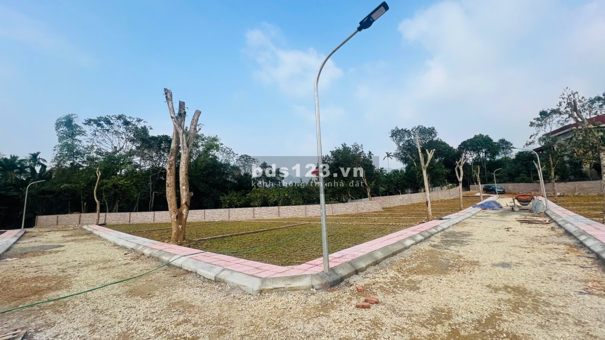 MỞ BÁN ĐẤT TẠI BÃI XE - KIM BÔI - HÒA BÌNH MUA 1 LÔ TẶNG 1…