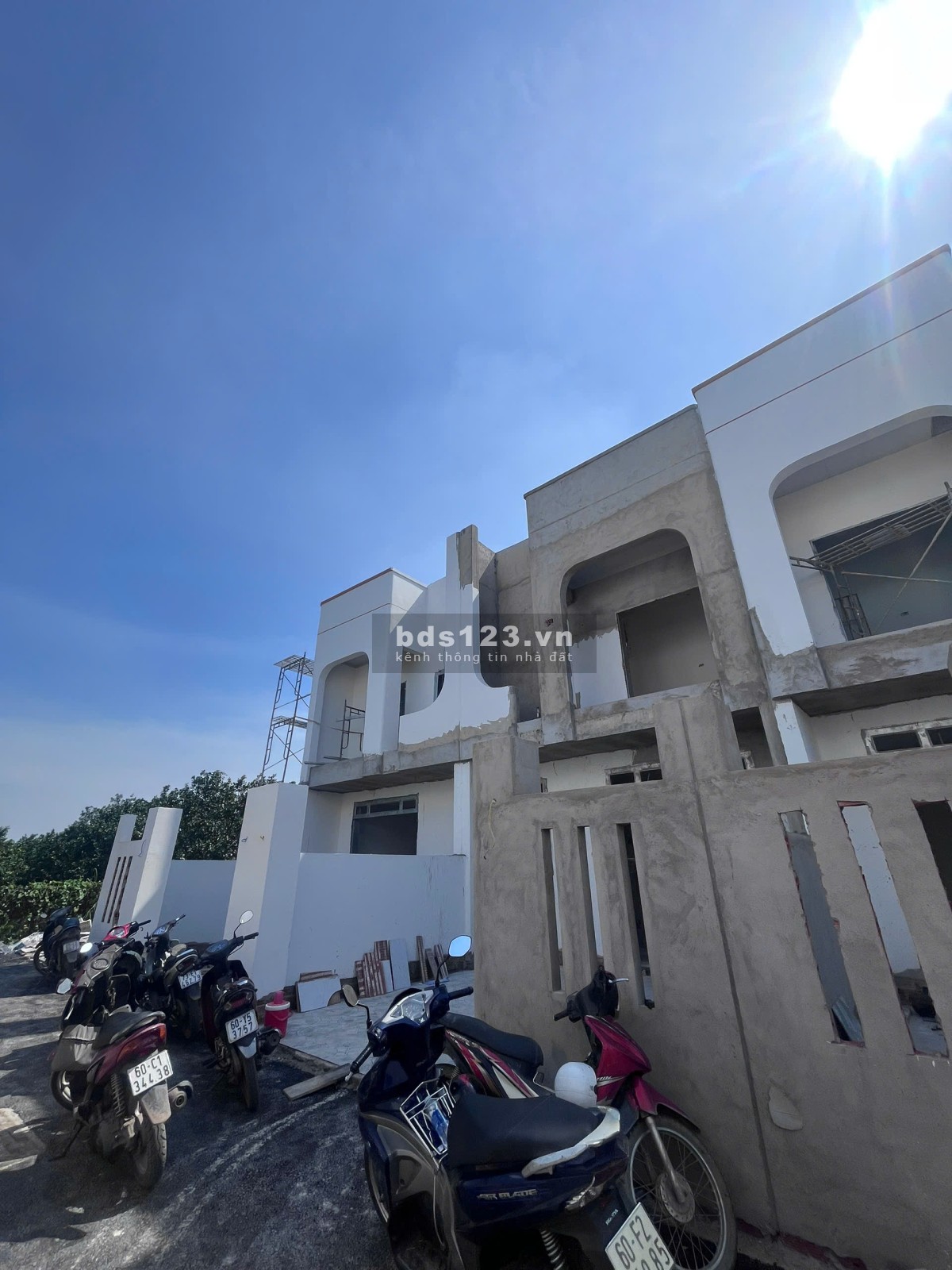 Bán nhà 5x20m sổ riêng thô cư đầy đủ