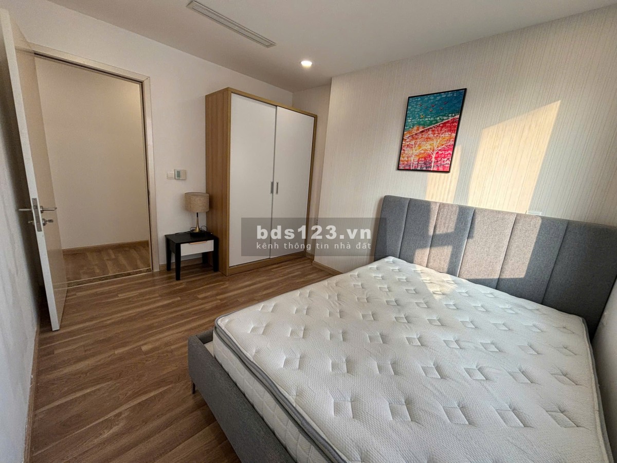 Tôi cần cho thuê 3N2VS tại Phố Duy Tân Hà Nội