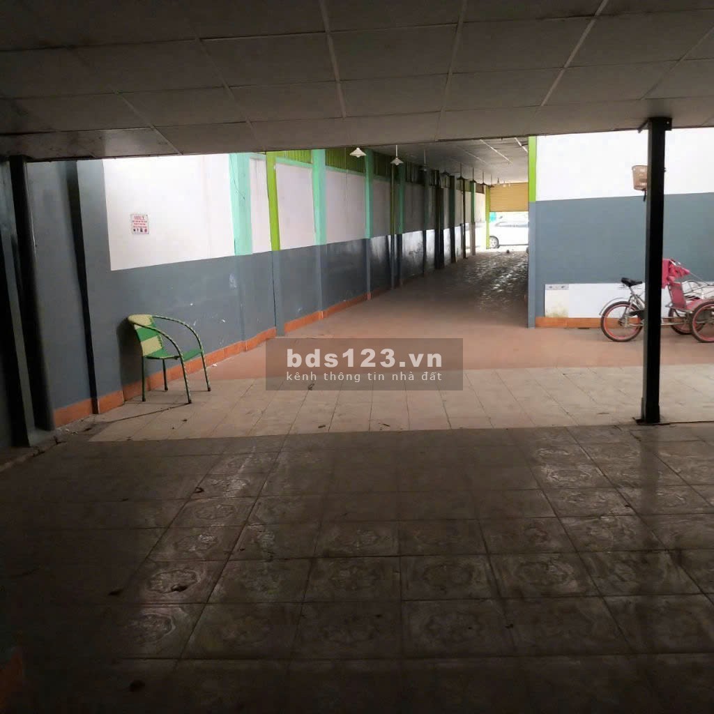 Gò Vấp, bán căn nhà C4 mặt tiền đường Lê Lợi ngay Trường Đại học CN4