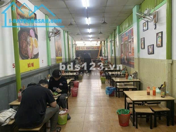 Gò Vấp, bán căn nhà C4 mặt tiền đường Lê Lợi ngay Trường Đại học CN4