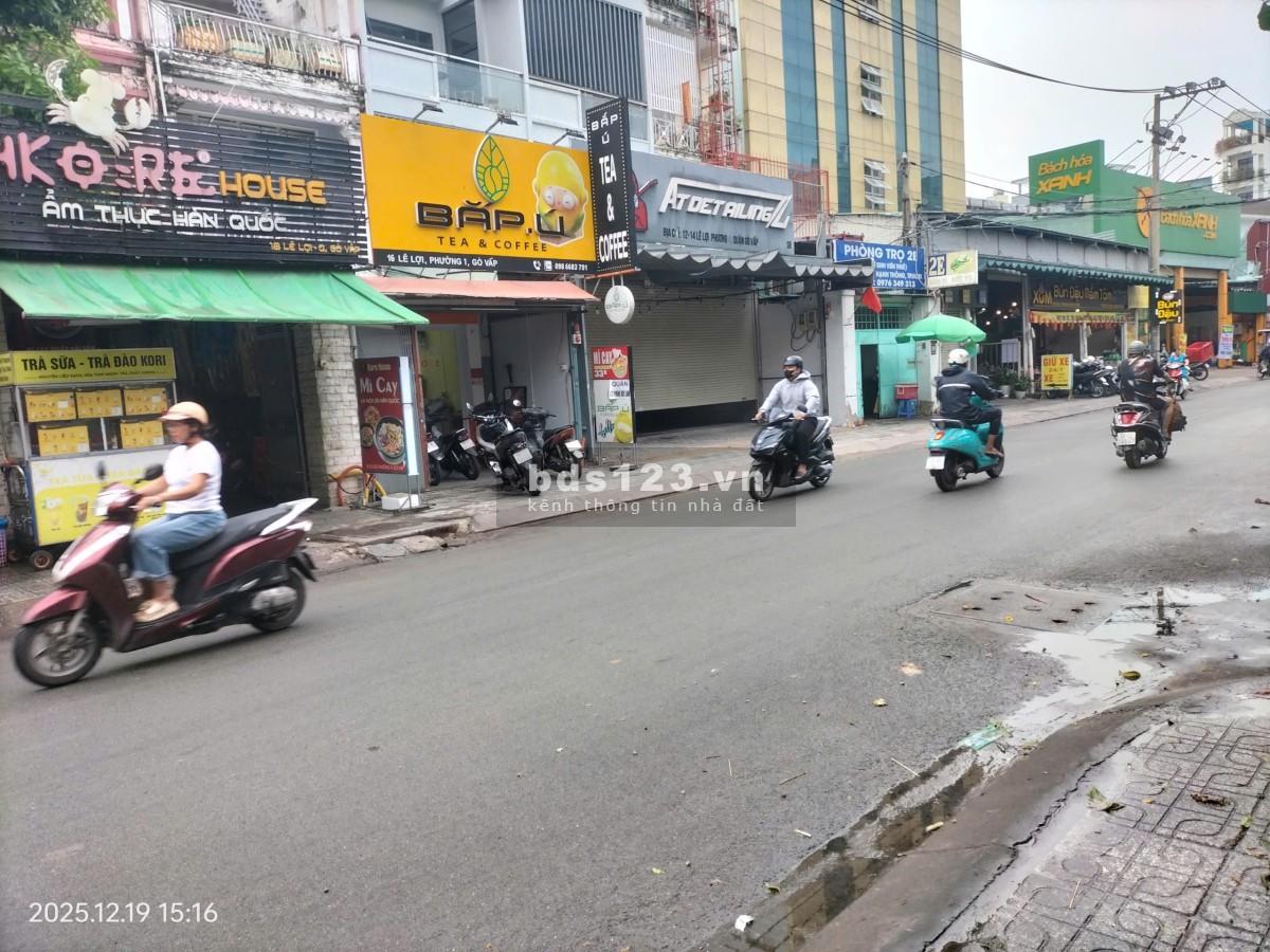 Gò Vấp, bán căn nhà C4 mặt tiền đường Lê Lợi ngay Trường Đại học CN4