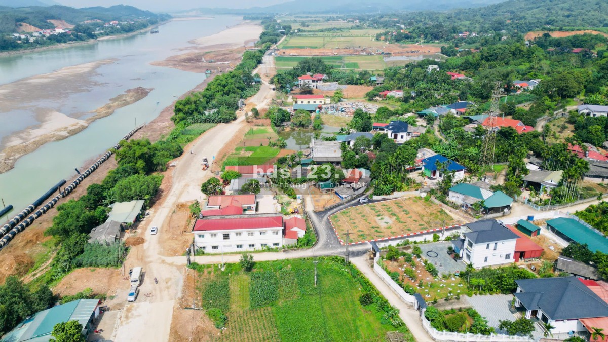 Đất Tp Hòa Bình ven Sông Đà giá 650 triệu 1 lô, gần cầu Hòa…