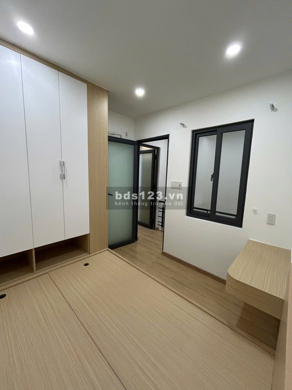 BÁN NHÀ MỚI – VỊ TRÍ ĐẸP TRUNG TÂM PHỐ