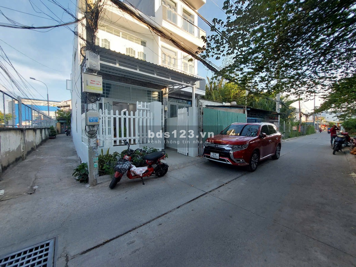 Bán nhà góc 2 MT hẻm xe hơi Huỳnh Tấn Phát Nhà Bè