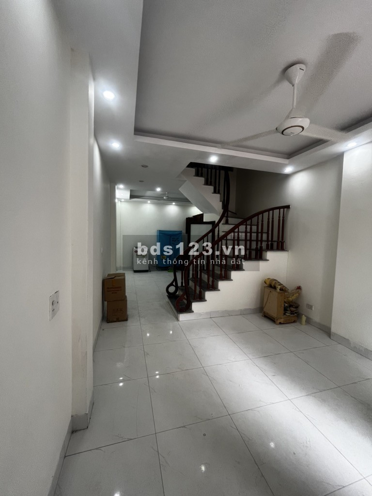 Ba gác quay đầu – Trước nhà ô tô tránh, dừng đỗ ngày…