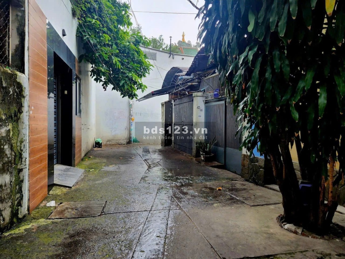 Gò Vấp, bán nhà C4 sát mặt tiền Lê Lai P3 DT 8.2x18m 180m²