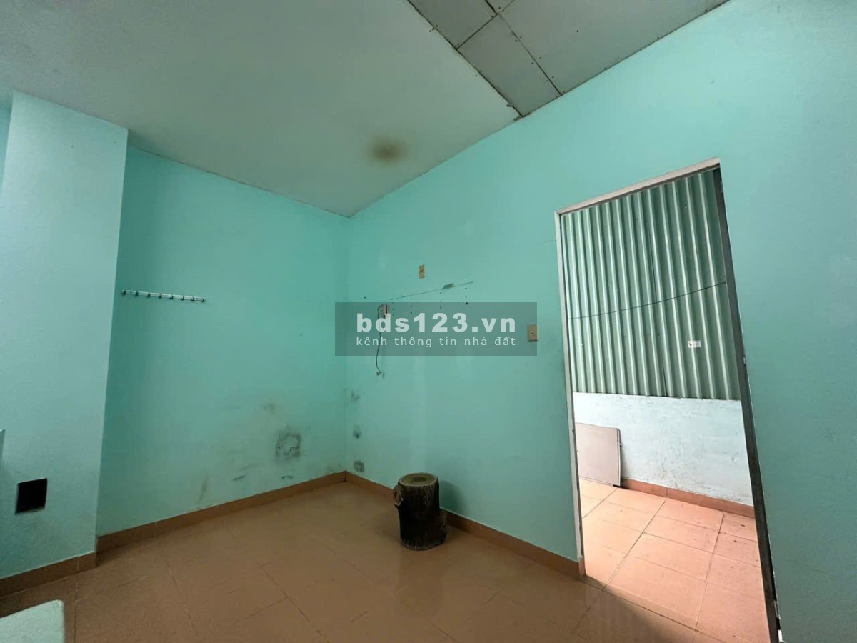  Chỉ cần 2 thùng sơn trắng + 1 thùng sơn ngoài trời là có…