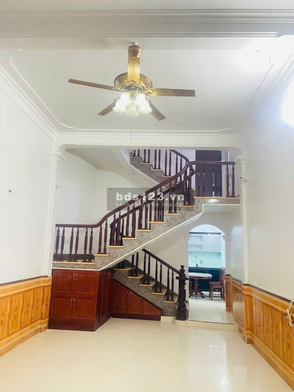 Bán Nhà 3 tầng, làn 2 đường Hồ Ngọc Lân,phường Kinh…