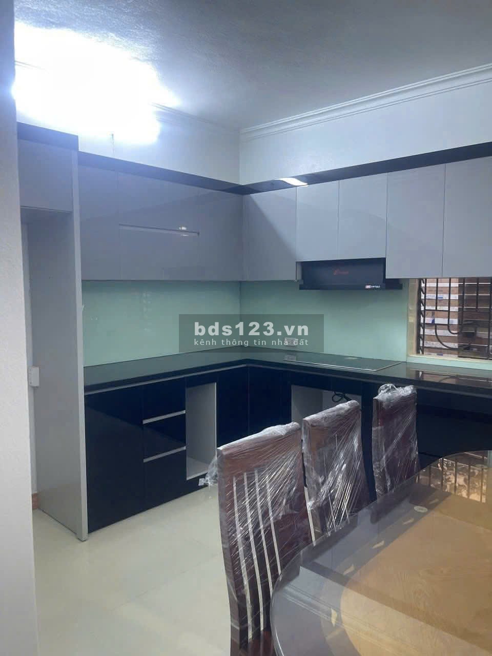 Bán Nhà 3 tầng, làn 2 đường Hồ Ngọc Lân,phường Kinh…