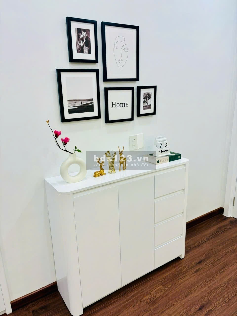 CHẠM TAY VÀO BIỂN CẢ – SỞ HỮU 