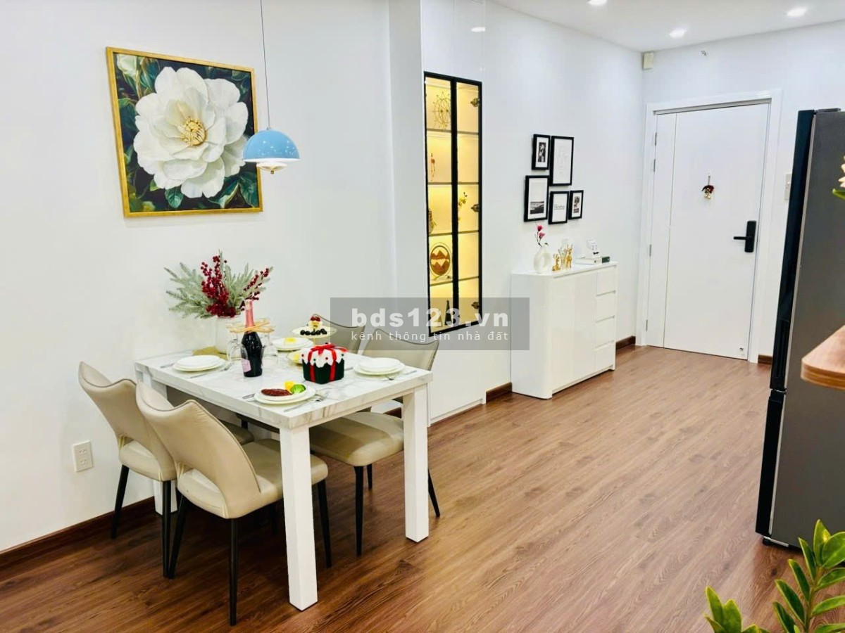 CHẠM TAY VÀO BIỂN CẢ – SỞ HỮU 