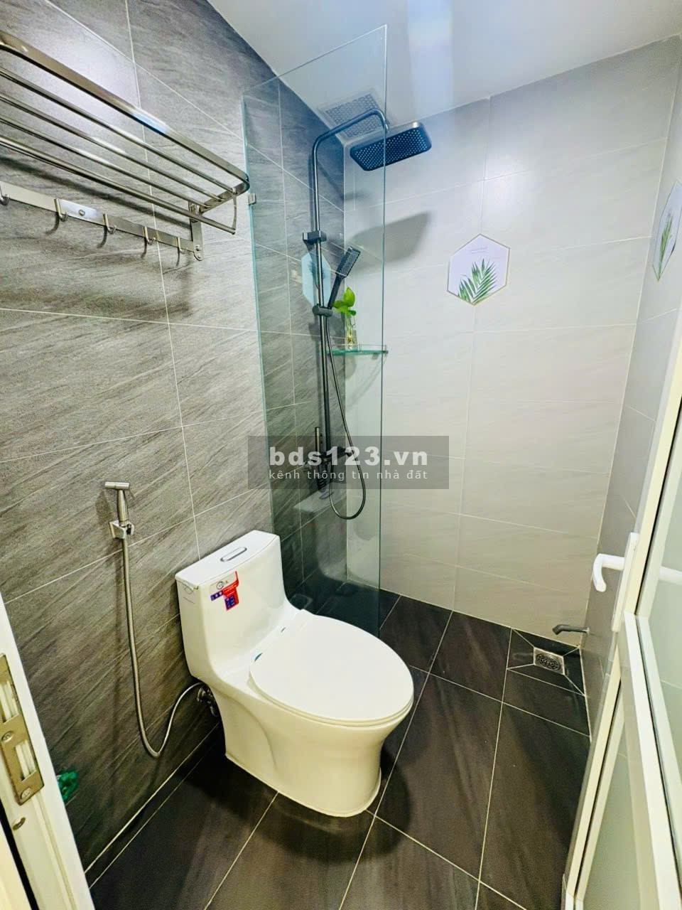 CHẠM TAY VÀO BIỂN CẢ – SỞ HỮU 