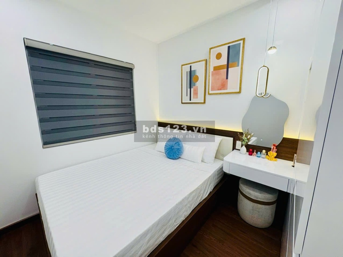 CHẠM TAY VÀO BIỂN CẢ – SỞ HỮU 