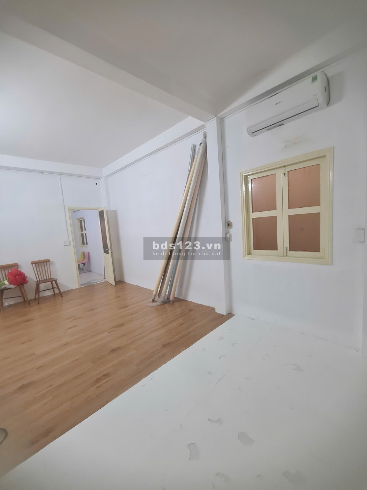 Cho thuê phòng làm việc 50m2 lầu 1 tiện làm editor, designer, quay SP