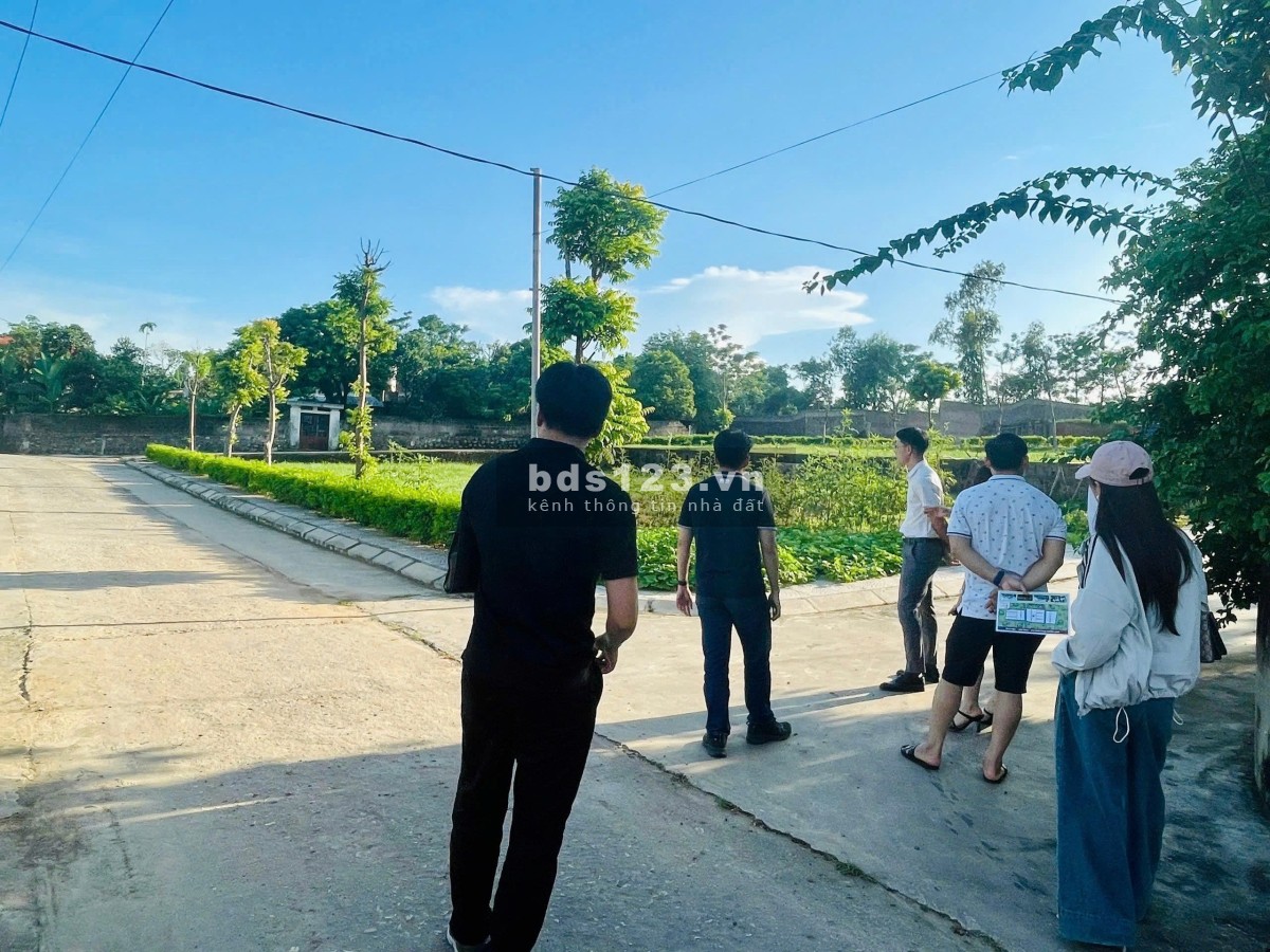  CHÍNH CHỦ- ĐẤT THỔ CƯ THÀNH PHỐ , VỊ TRÍ ĐẸP, TIỀM…