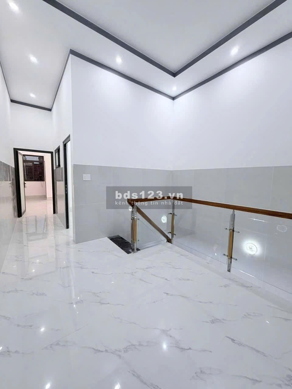 Căn góc Nguyễn Chí Thanh nhà trệt lầu có sân xe hơi giá 2,98…