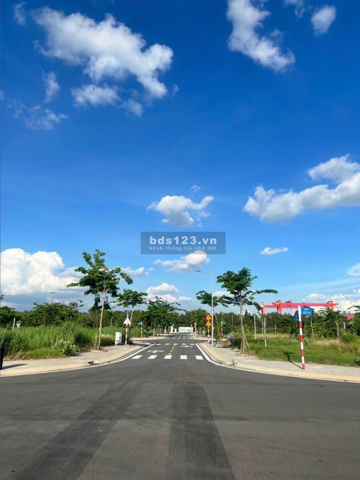 Chủ đi định cư nên cần ra gấp lô đất đẹp tại Đức Hòa, Long An, 21.8TR/m2