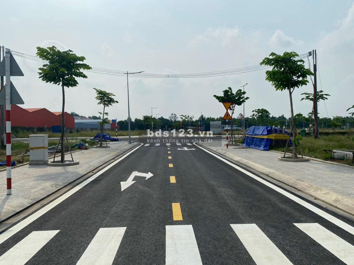 Chủ đi định cư nên cần ra gấp lô đất đẹp tại Đức Hòa, Long An, 21.8TR/m2