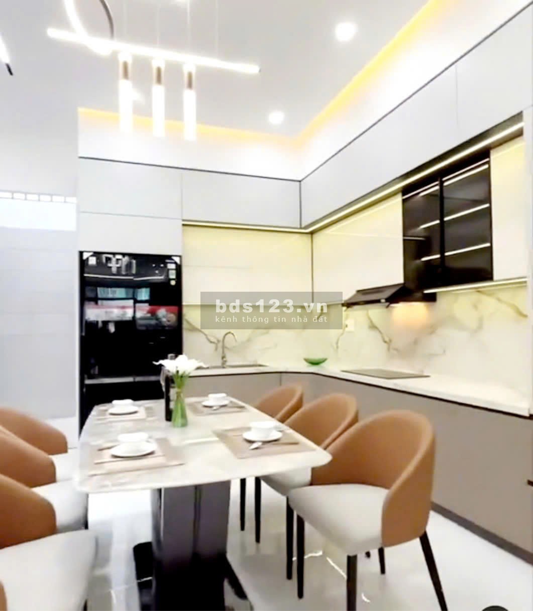 Nhà phố cao cấp ngay chợ Bà Hôm – Trục TL10 Bình Tân