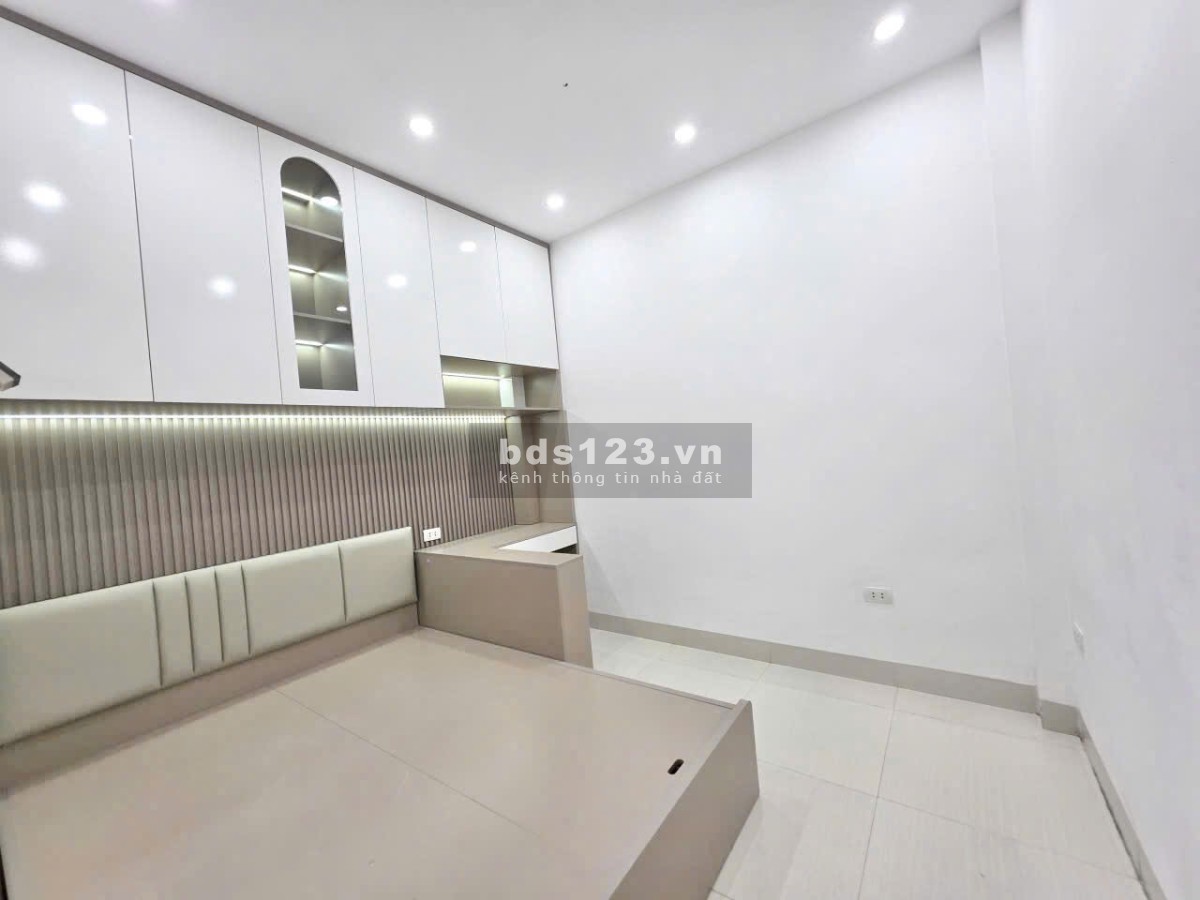 Bán Nhà Tổ 11 Yên Nghĩa – 34m2 , 3 tầng – lô góc , mặt ngõ…