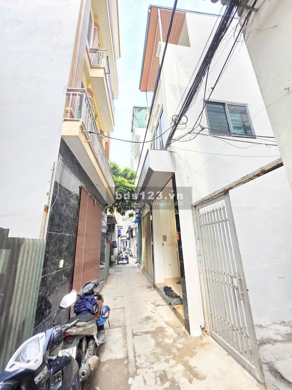 Bán Nhà Tổ 11 Yên Nghĩa – 34m2 , 3 tầng – lô góc , mặt ngõ…