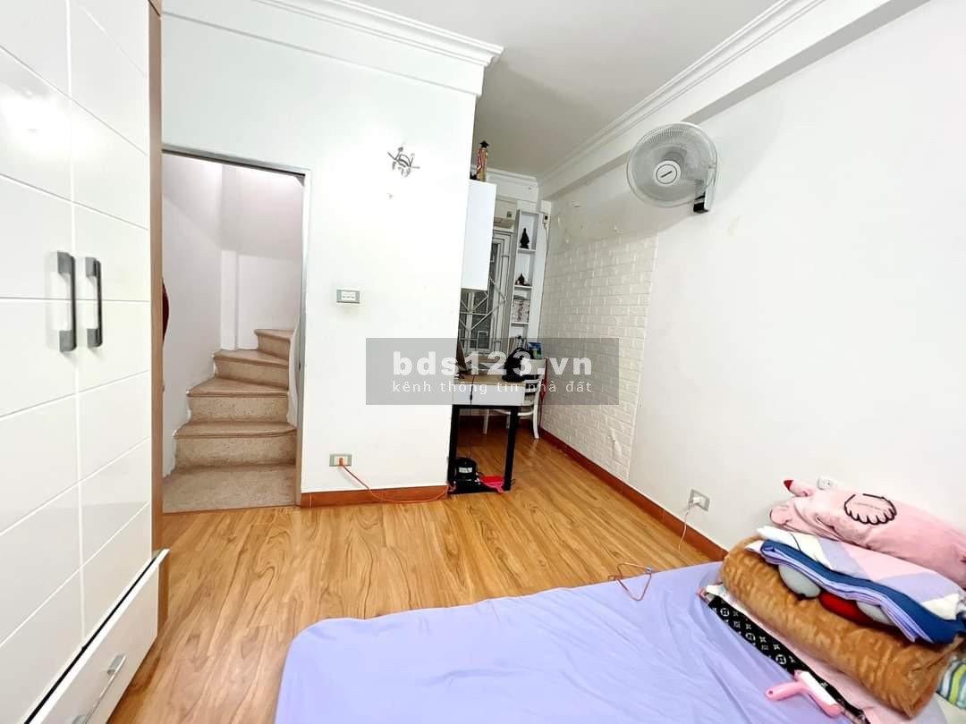 Chinh chủ cho thuê nguyên căn mới 4 tầng x 18m, phố Hoàng Hoa…