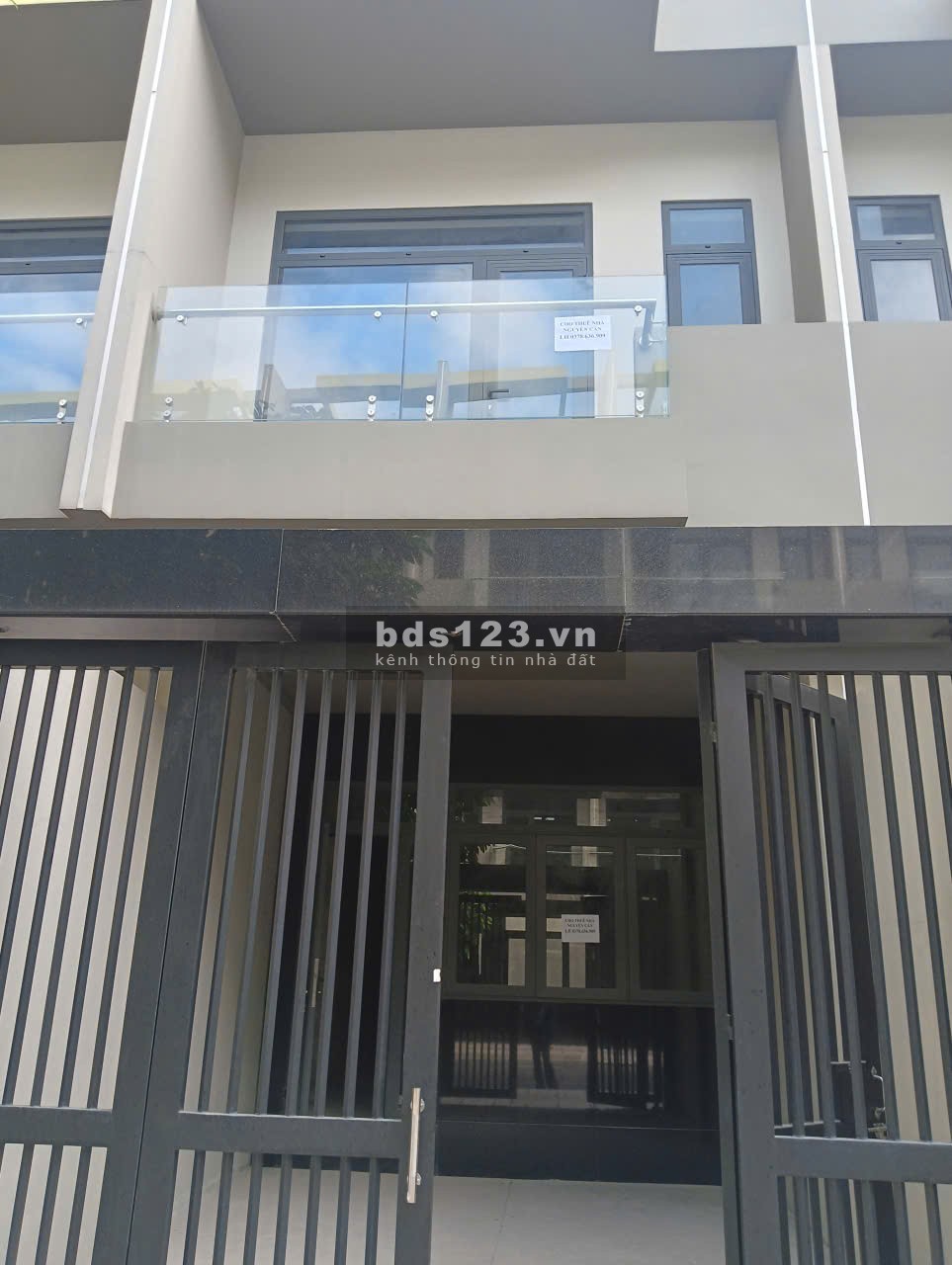 Cho thuê Nhà phố thương mại 4T, 267m2 sàn, Bcons UNI Valley, Bình…