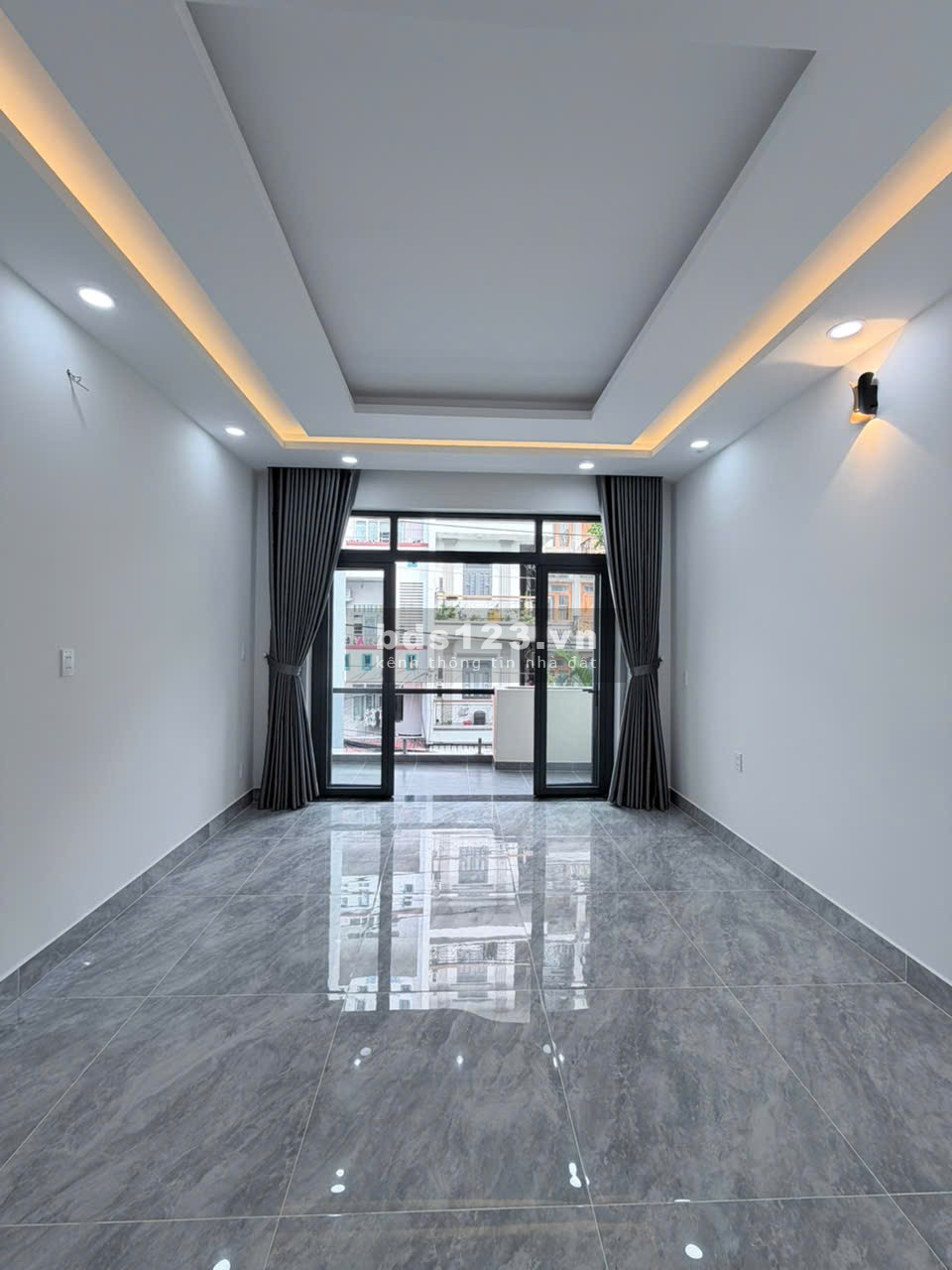 Nhà Bán Mới, Đường Nhựa, 4 Tầng, 5 Phòng, 4x16. Quận Tân Phú