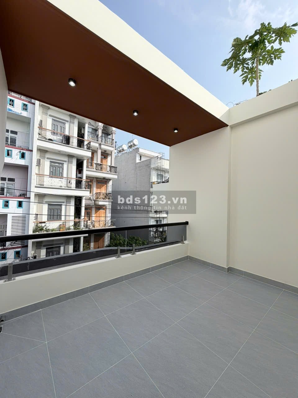 Nhà Bán Mới, Đường Nhựa, 4 Tầng, 5 Phòng, 4x16. Quận Tân Phú