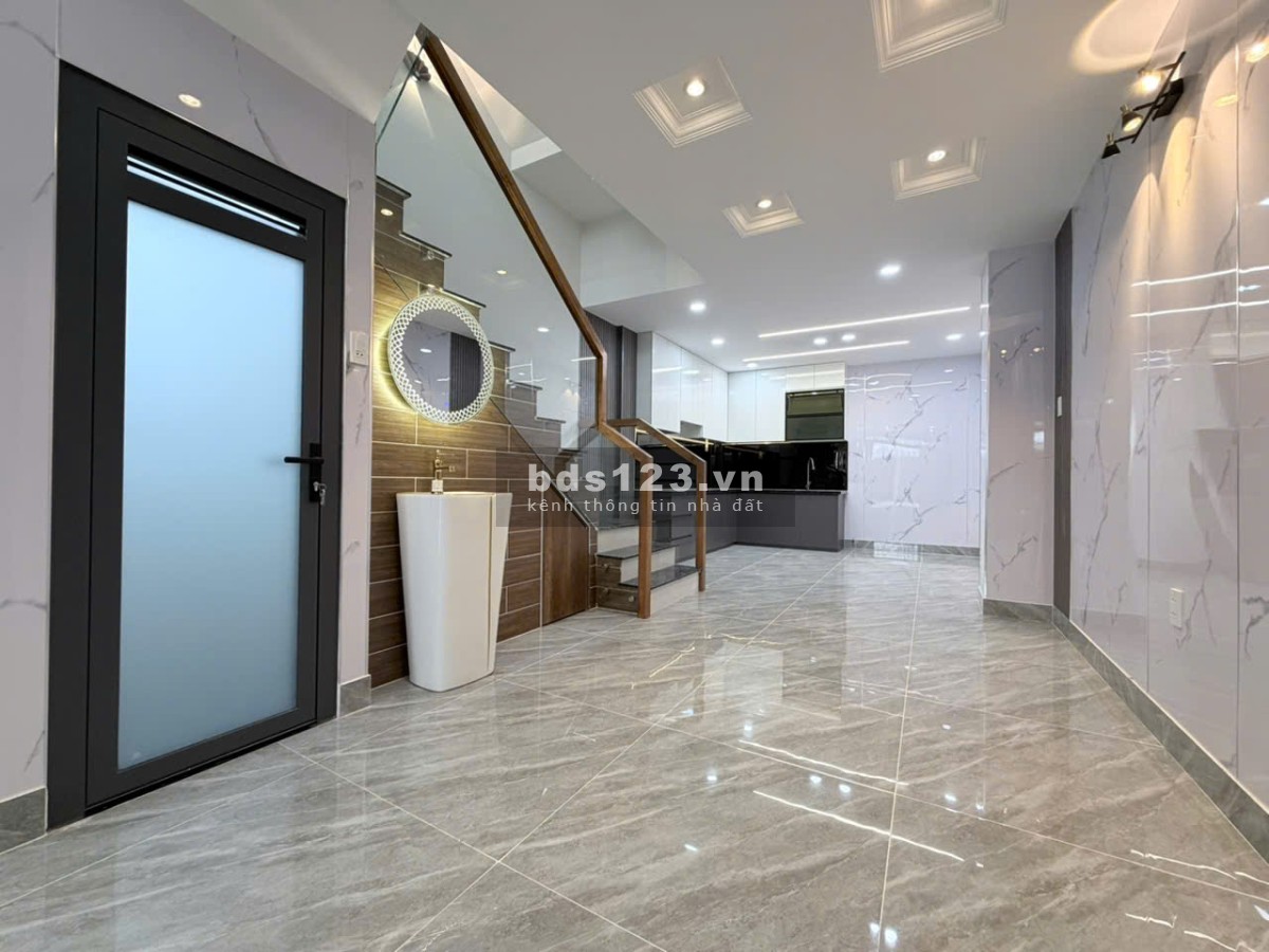 Nhà Bán Mới, Đường Nhựa, 4 Tầng, 5 Phòng, 4x16. Quận Tân Phú