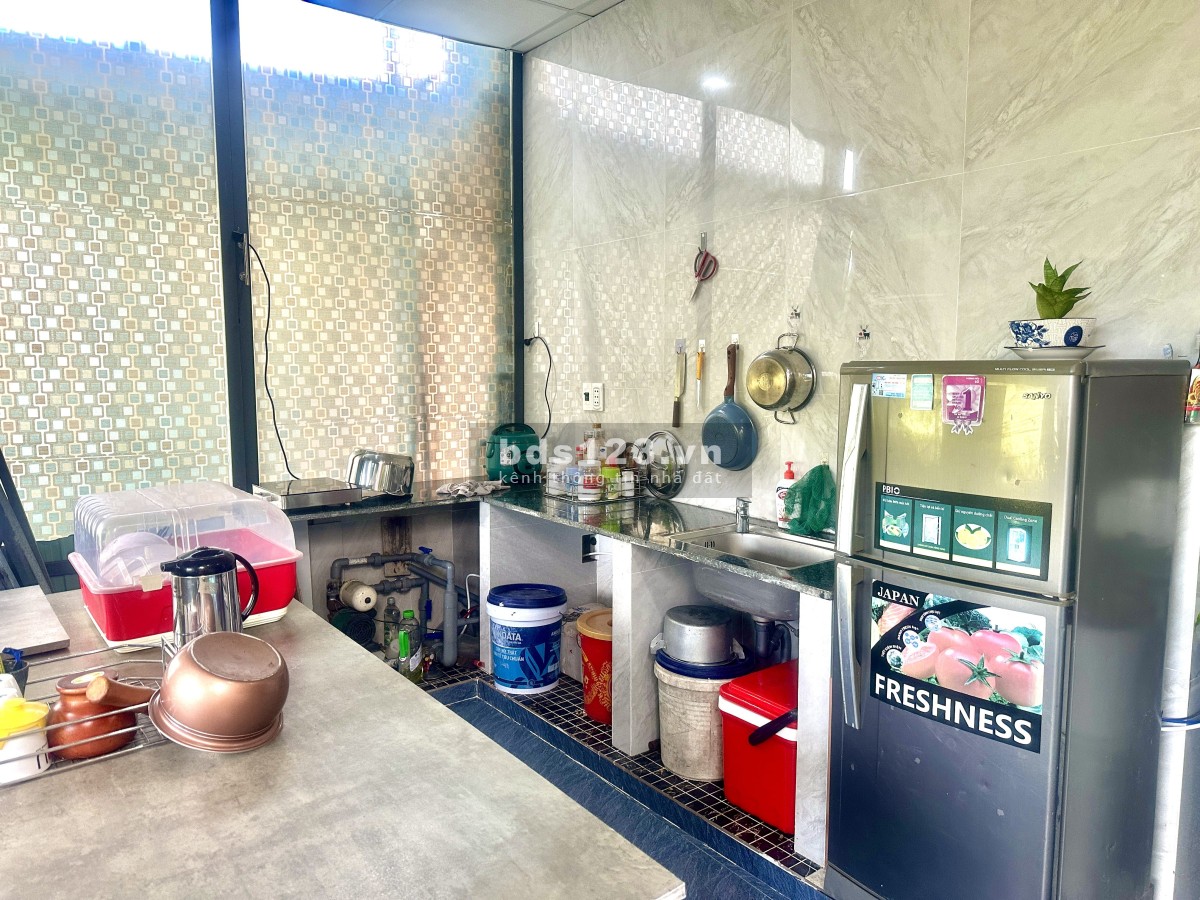 Cần bán nhà mặt tiền đường 10,5m xã Bà Nà