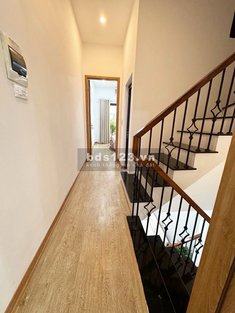 Nhà đẹp giá tốt 5 tầng tiện ích giao thông đa dạng