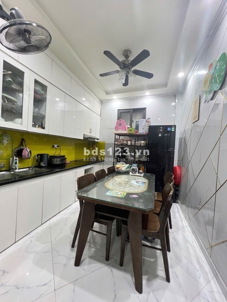 Bán nhà Hữu Hưng, Tây Mỗ, 4 Tầng, 34m2, giá chỉ 6.9 Tỷ