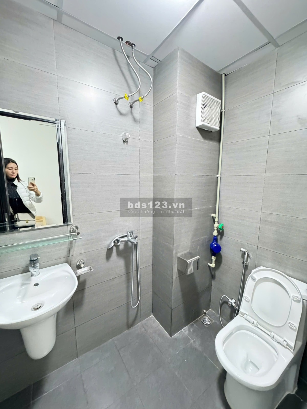 Tòa Nhà CHDV quận Tây Hồ - 7 Tầng Thang máy - Mặt tiền 4.1m -…