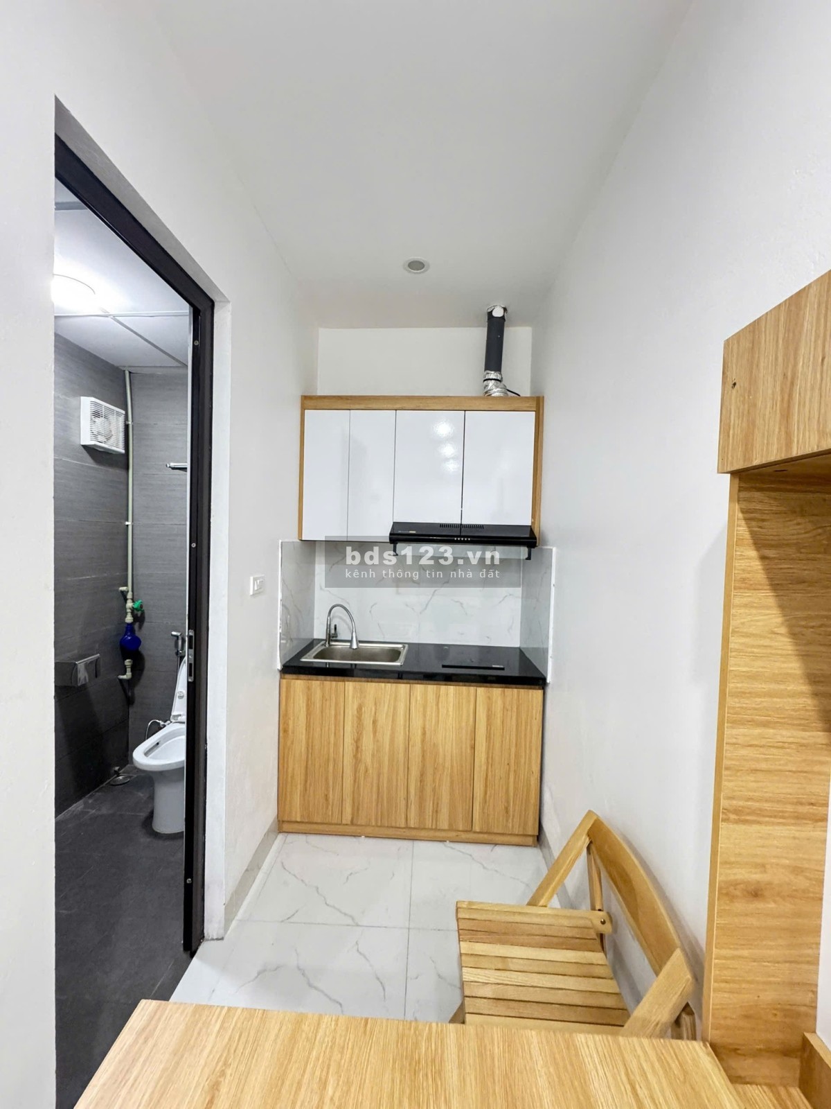 Tòa Nhà CHDV quận Tây Hồ - 7 Tầng Thang máy - Mặt tiền 4.1m -…