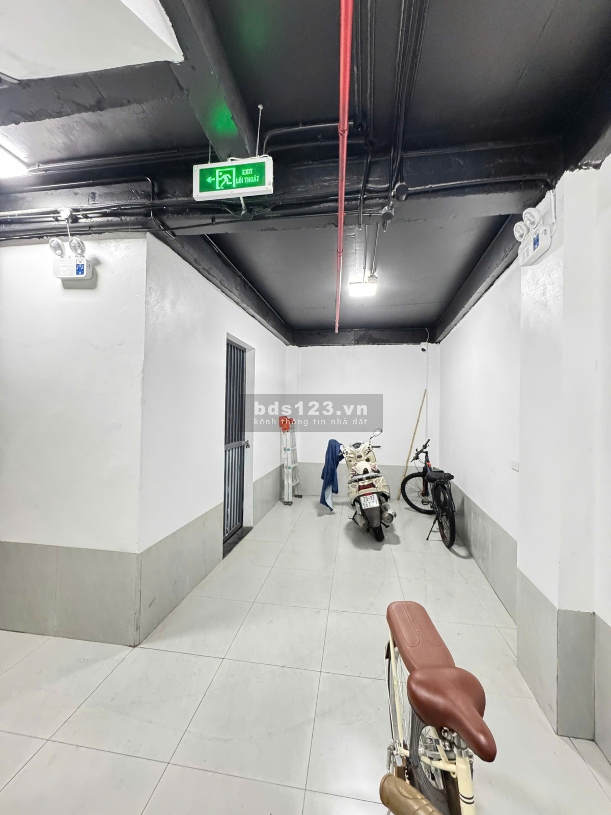 Tòa Nhà CHDV quận Tây Hồ - 7 Tầng Thang máy - Mặt tiền 4.1m -…