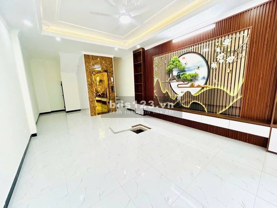 VĨNH HUNG - NHÀ MỚI KÍNH KOONG - THANG MÁY - MẶT NGÕ Ô TÔ THÔNG…